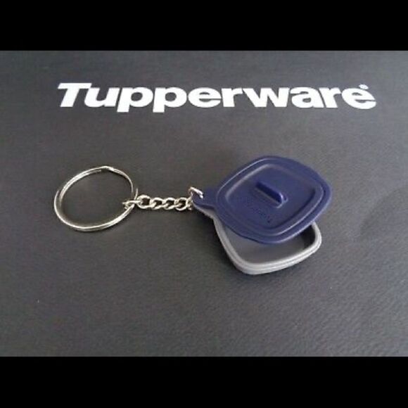 Tupperware Miniature MicroPro Grill Keychain - Picture 2 of 3